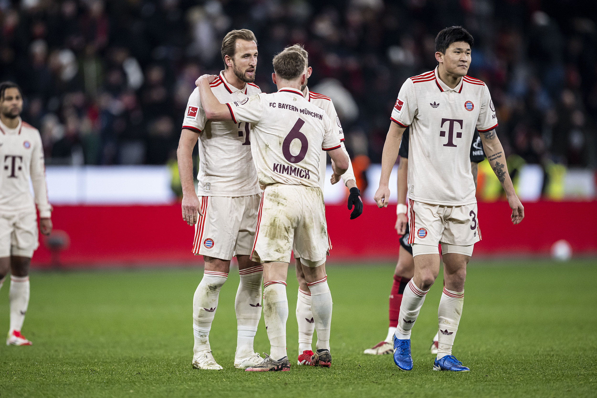 国际比赛日突围战来临，曼联围绕NBA季后赛绝杀压哨，悬念犹存，身体对抗强度拉满的简单介绍